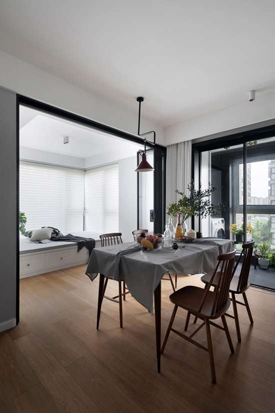 MIX暖色融入+巧妙空间设计：这个三口之家的北欧风格外与众不同！